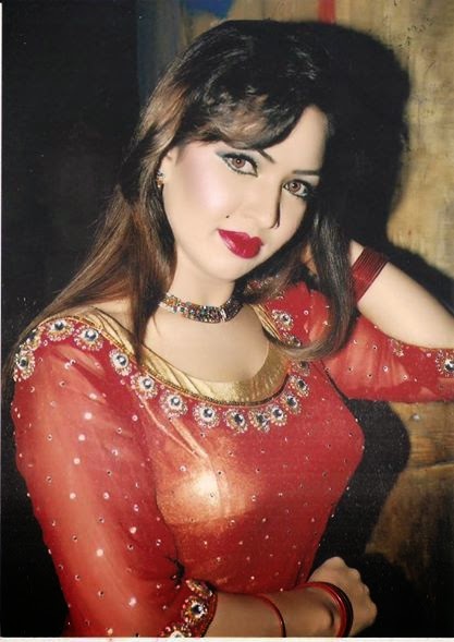Pakistani Hot Mujra Indian Desi Girl Live Grama Gram Dance Video 