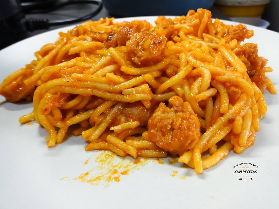 Esther y su mundo ollas GM