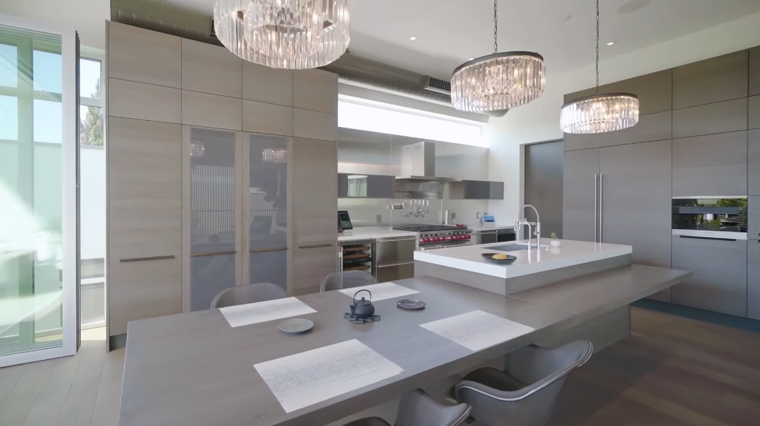 Tour 248 Bernard Ave, Venice, CA vs. 33 Interior Design Photos
