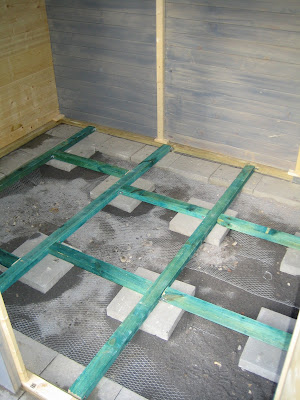 Traumhaus Meerbusch: Gartenhaus steht