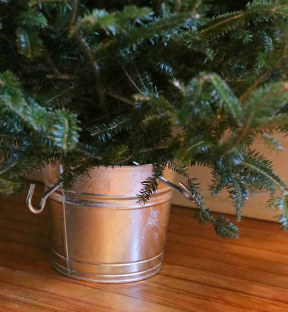 Over on eHow DIY Farmhouse Christmas Tree Stand 17 Apart