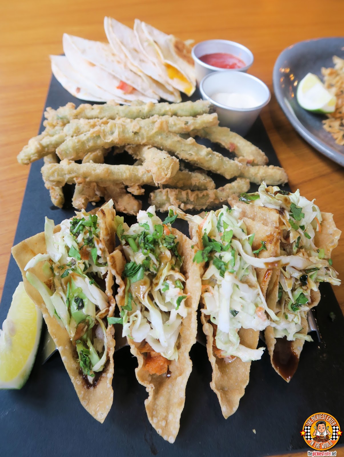 THE PICKIEST EATER IN THE WORLD APPLEBEES PHILIPPINES FANNING THE