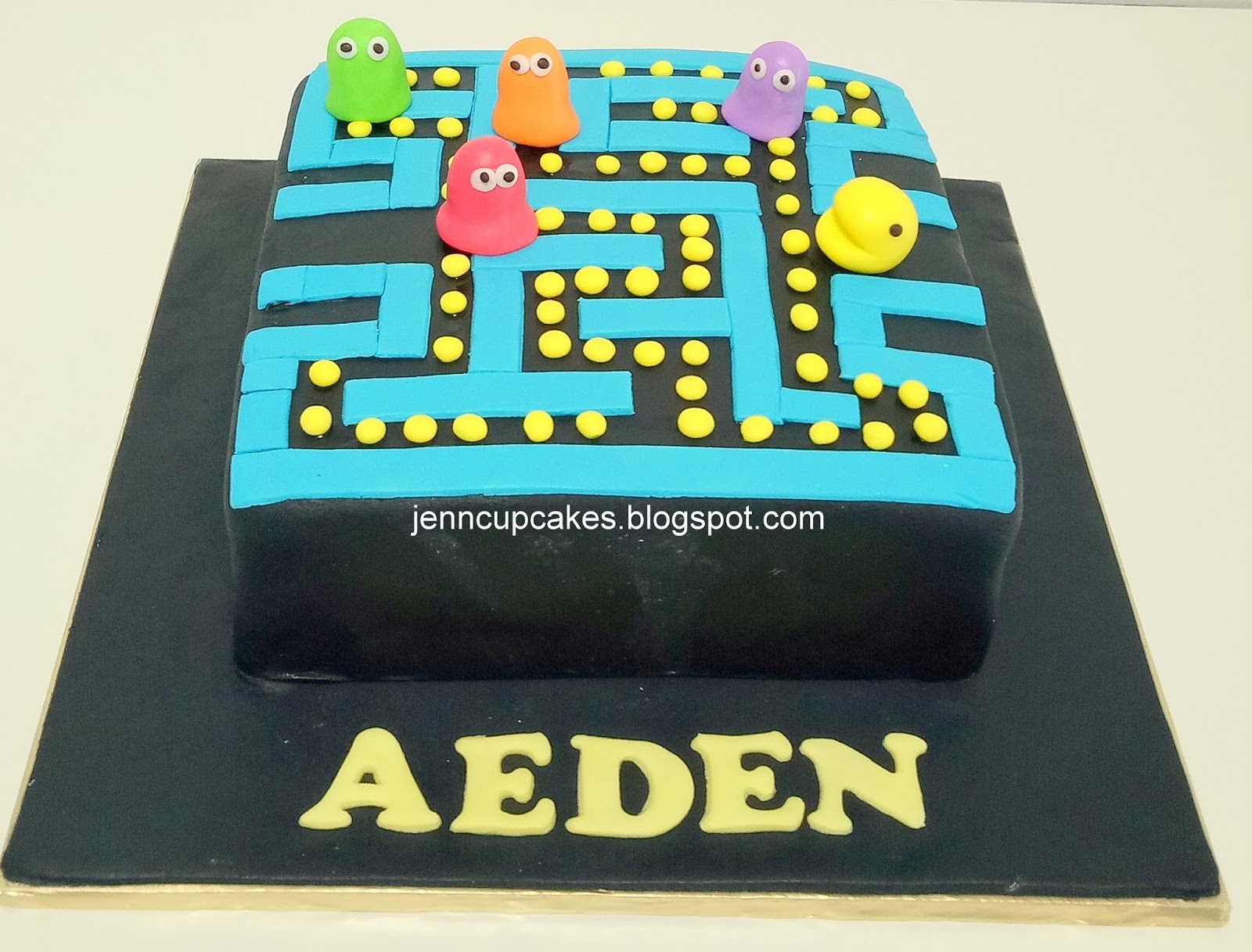 Jenn Cupcakes Muffins Pacman Cake