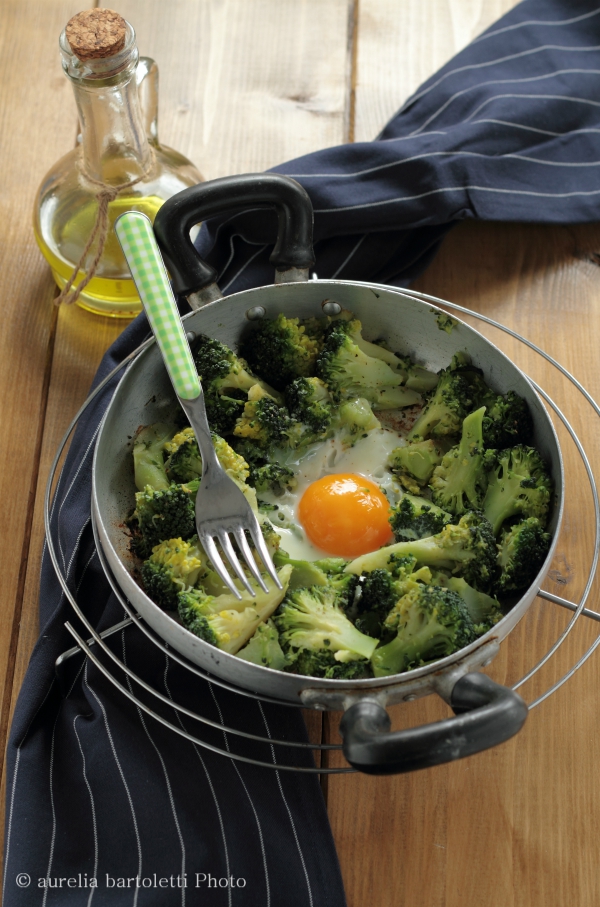 Profumi in cucina Uova e broccoli in padella e una nuova me