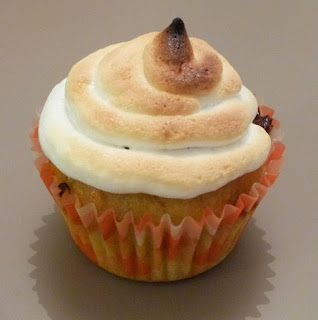 https://danslacuisinedhilary.blogspot.com/2013/10/cupcake-rhubarbe-cannelle-meringue.html