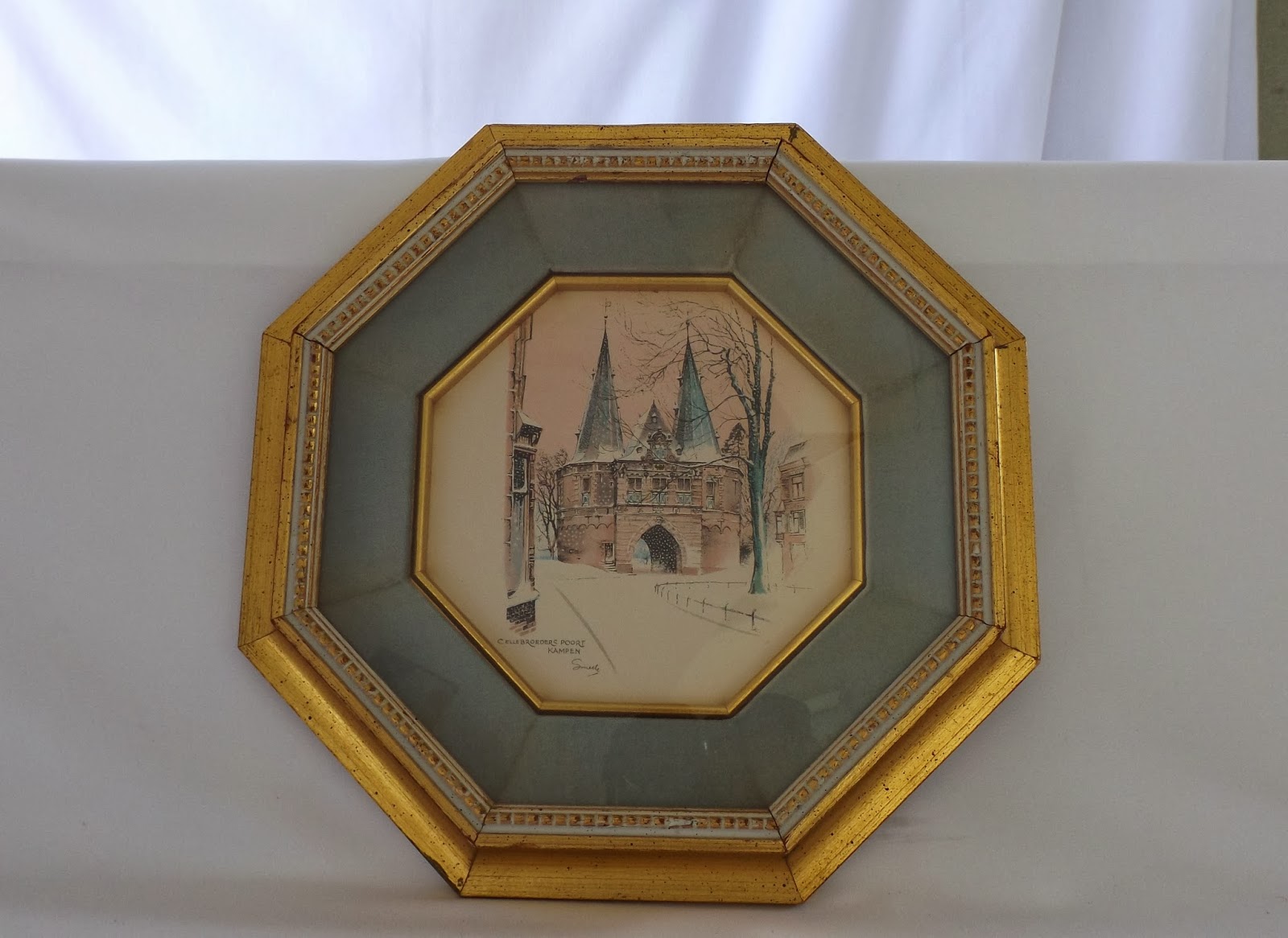 Still Stunning Vintage Resale Set of Four Octagon Shaped Gold Color