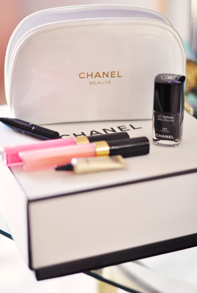 chanel beauty makeup gift set with cosmetic case