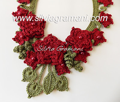 Colar Mistral Flower, colar de crochê, crochê, colar de crochê com flores, flores de crochê, feminino, moda feminina, handmade, feito a mão