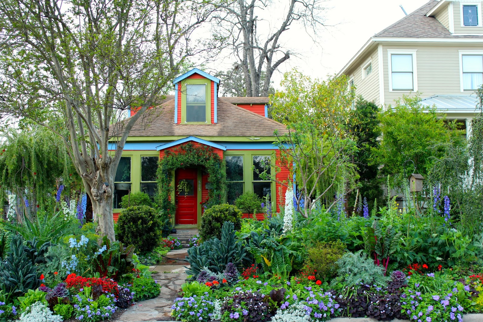 Sharing Nature's Garden Cottage garden entwined with beautiful edibles highlight of Houston trip