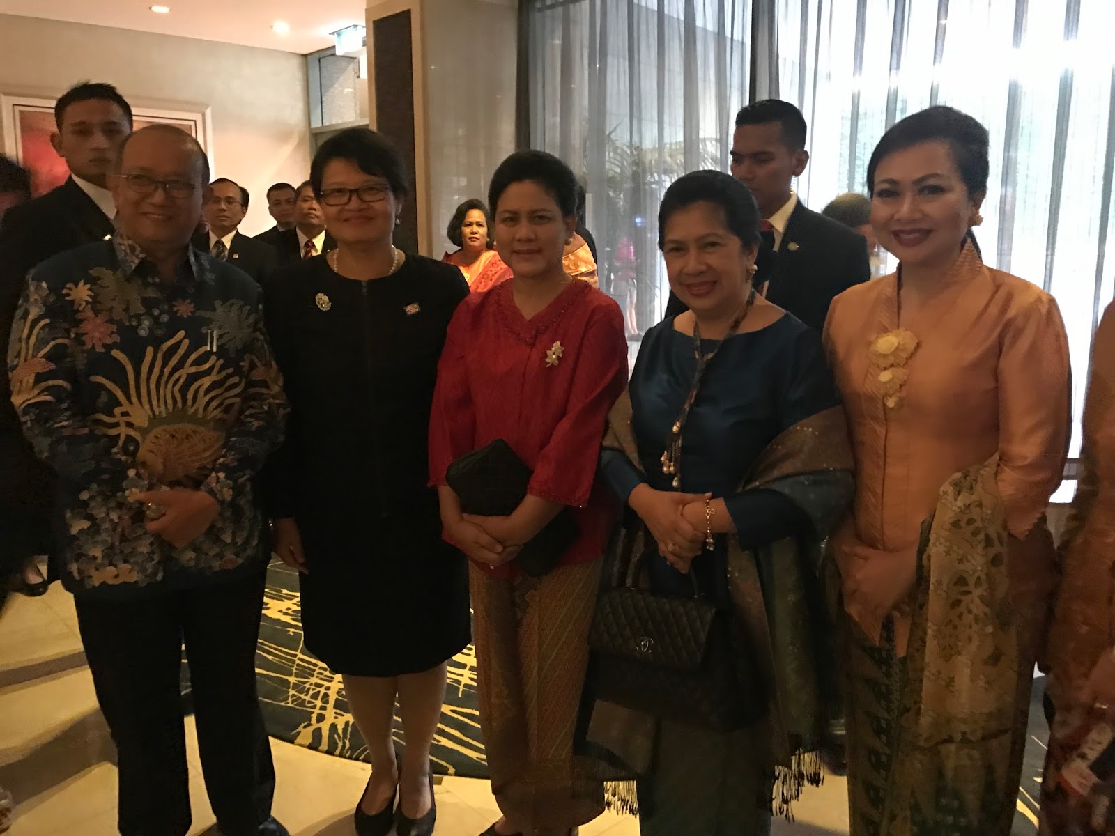 Indonesian First Lady Iriana Jokowi’s Fashion Diplomacy Shines in Australia