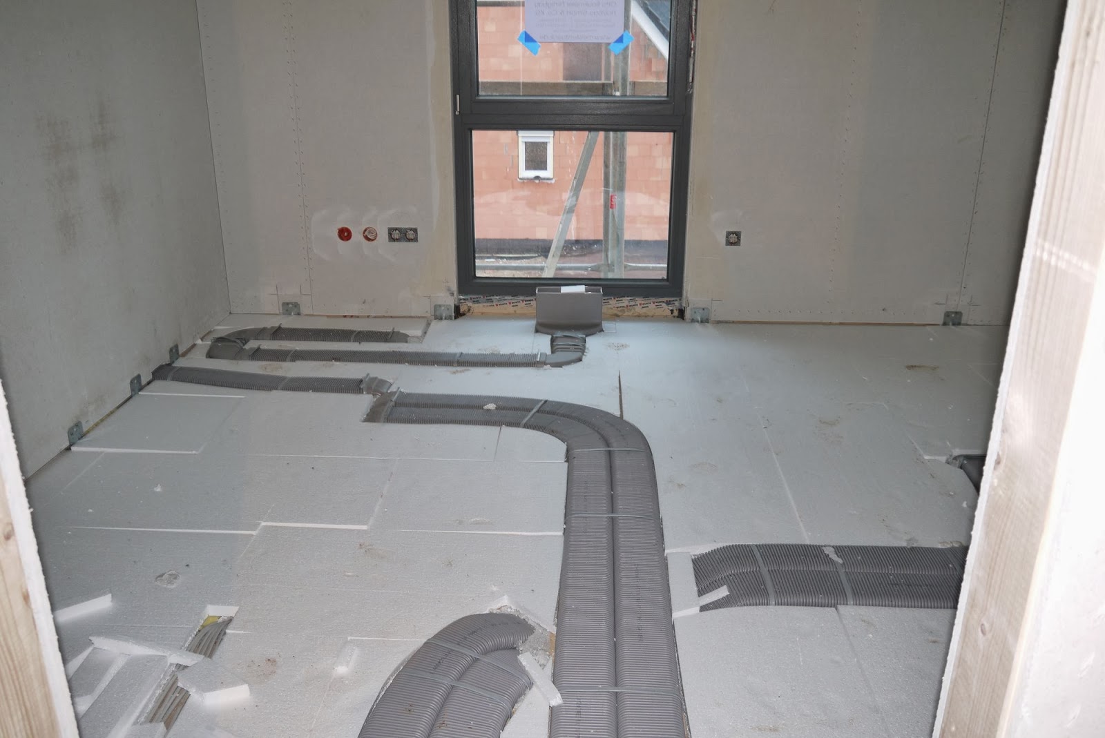 Ein Meisterstück Haus für M+A+D+E: Fußbodenheizung fertig