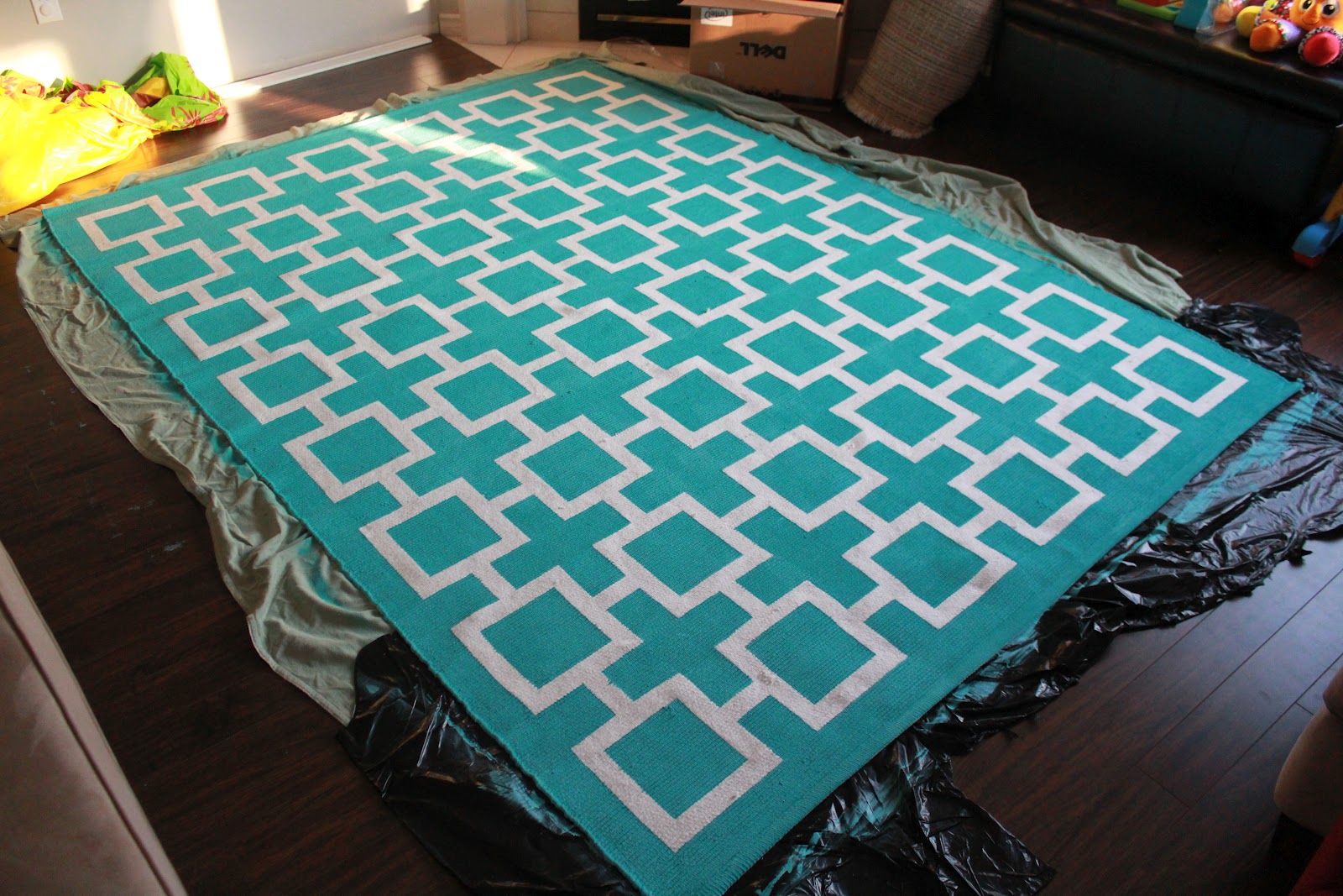 Meet the Eliuks: DIY ~ A Painted Rug