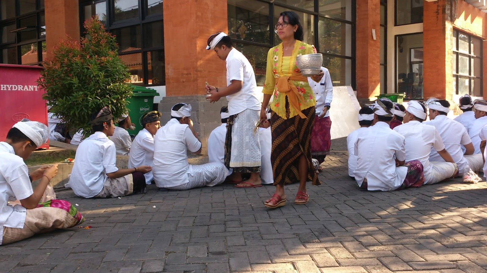 SMP Lab Undiksha Persembahyangan Tilem Ketiga Sekolah Lab Undiksha