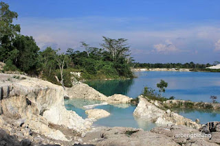 danau kaolin belitung