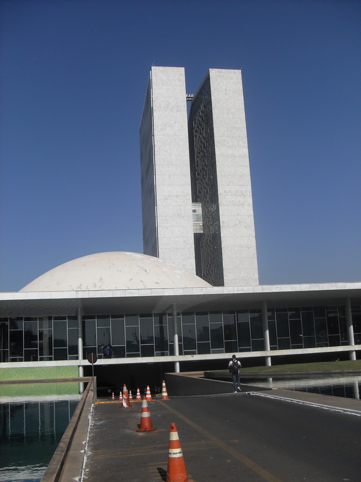 Entre cidades: Brasília – “A cidade que se abre para o amanhã”