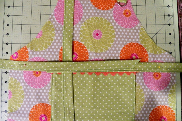 Ordinary Lovely: Toddler Apron Tutorial