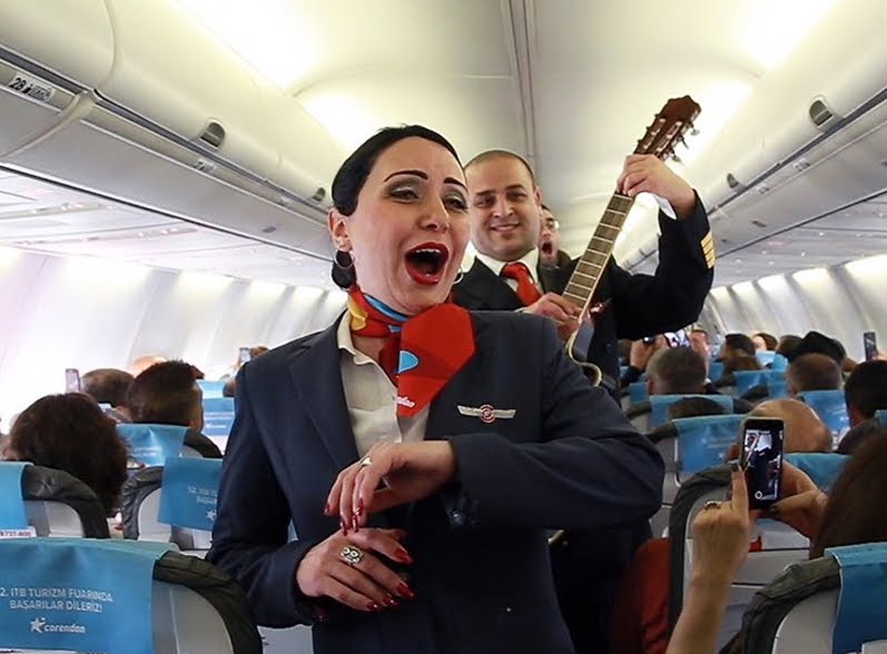 Paura in Volo: Aereo perde quota e cade in picchiata per 5000 metri
