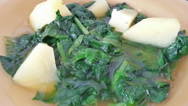 Patatas y espinacas cocidas