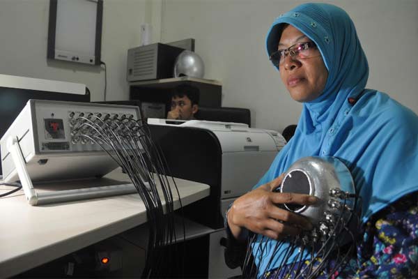 Miris, Penemu Alat Penyembuh Kanker Asli Indonesia Ini Justru Mendapat Teror dari Sebuah Lembaga Miris, Penemu Alat Penyembuh Kanker Asli Indonesia Ini Justru Mendapat Teror dari Sebuah Lembaga