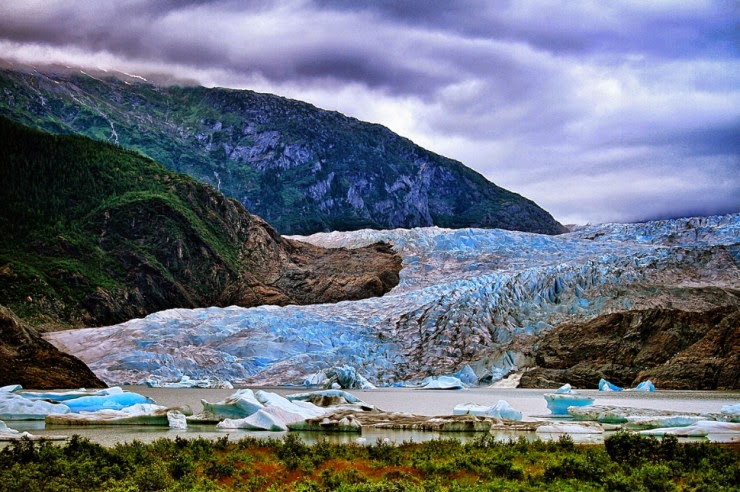 Mendenhall+Ice+Caves+%E2%80%93+the+Fragi