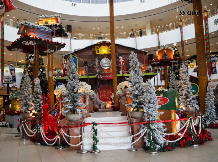 SS Quah's Anything Goes Splendid display at Queensbay Mall