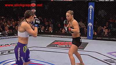 UFC175-RondaRouseyXAlexisDavis-10-haraigoshi-400-sg.gif