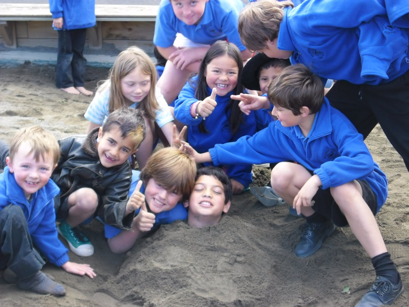  Super7 Raureka School