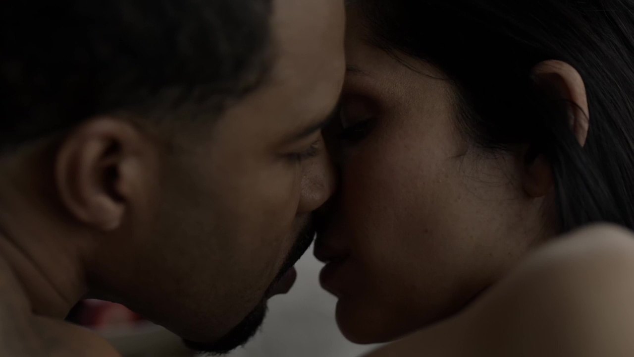 Omari Hardwick nude in Power 1-07 "Loyalty" 