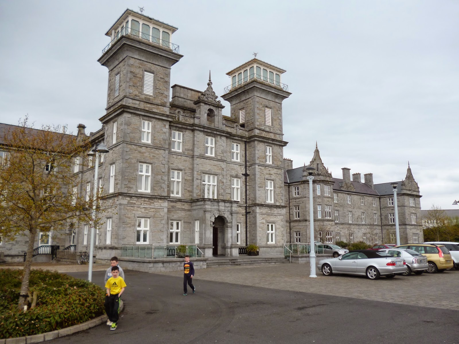 Postcards from Hastings Hotels vs. bed and breakfast