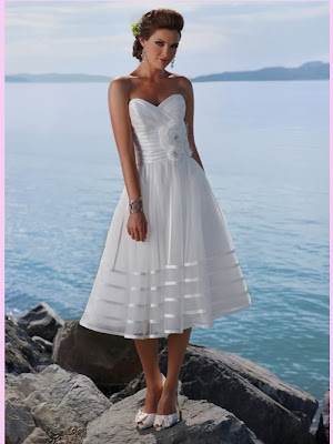 White Short Sweetheart Organza Beach Wedding Dress