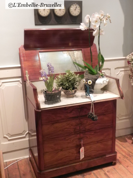 Bricoles Et Girandoles Meuble De Toilette Dit Chemin De Fer