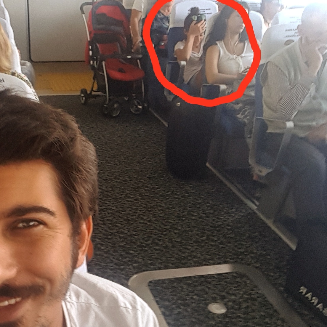 Çıplak tene tüylü kazak...