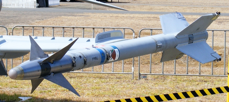 AIM-9M-Hawk-RAAF-Avalon-CKopp-2009-1S.jpg