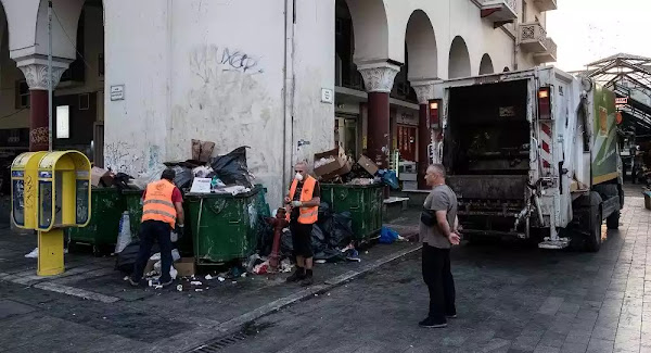 Βρέφος βρέθηκε σε κάδο σκουπιδιών στην Καλαμάτα Βρέφος βρέθηκε σε κάδο σκουπιδιών στην Καλαμάτα