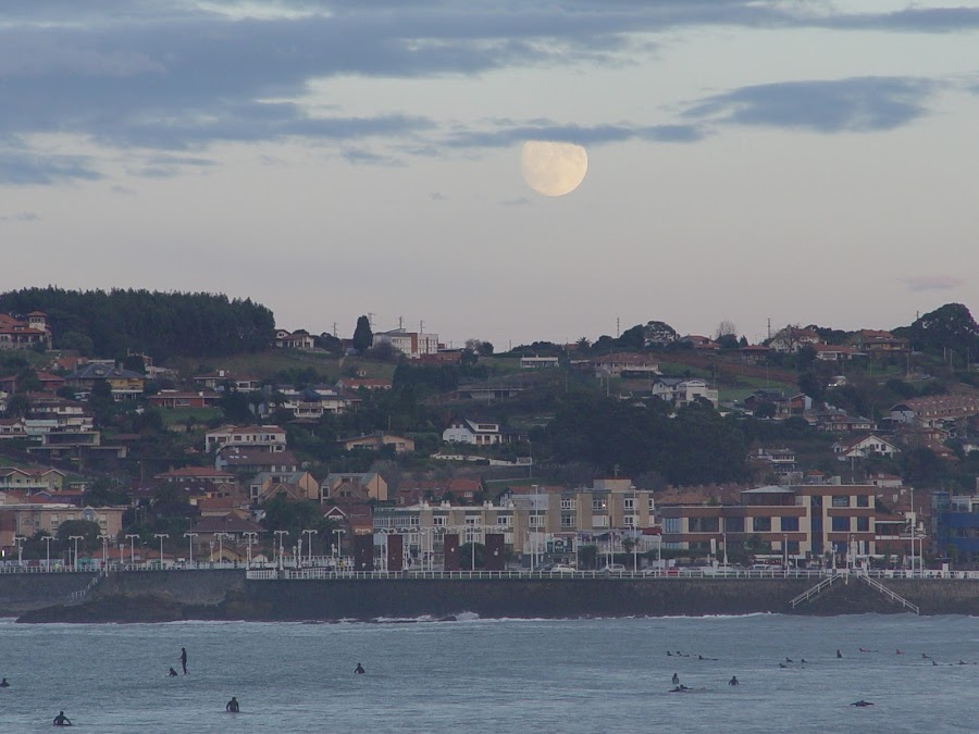luna-inmensa-noviembre-gijon