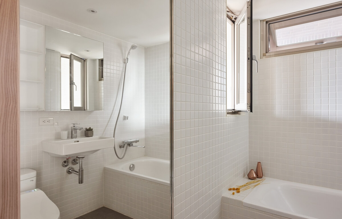 12-Full-size-Bathroom-A-Little-Design-Tiny-Apartment-Smart-Design-Renovation-www-designstack-co