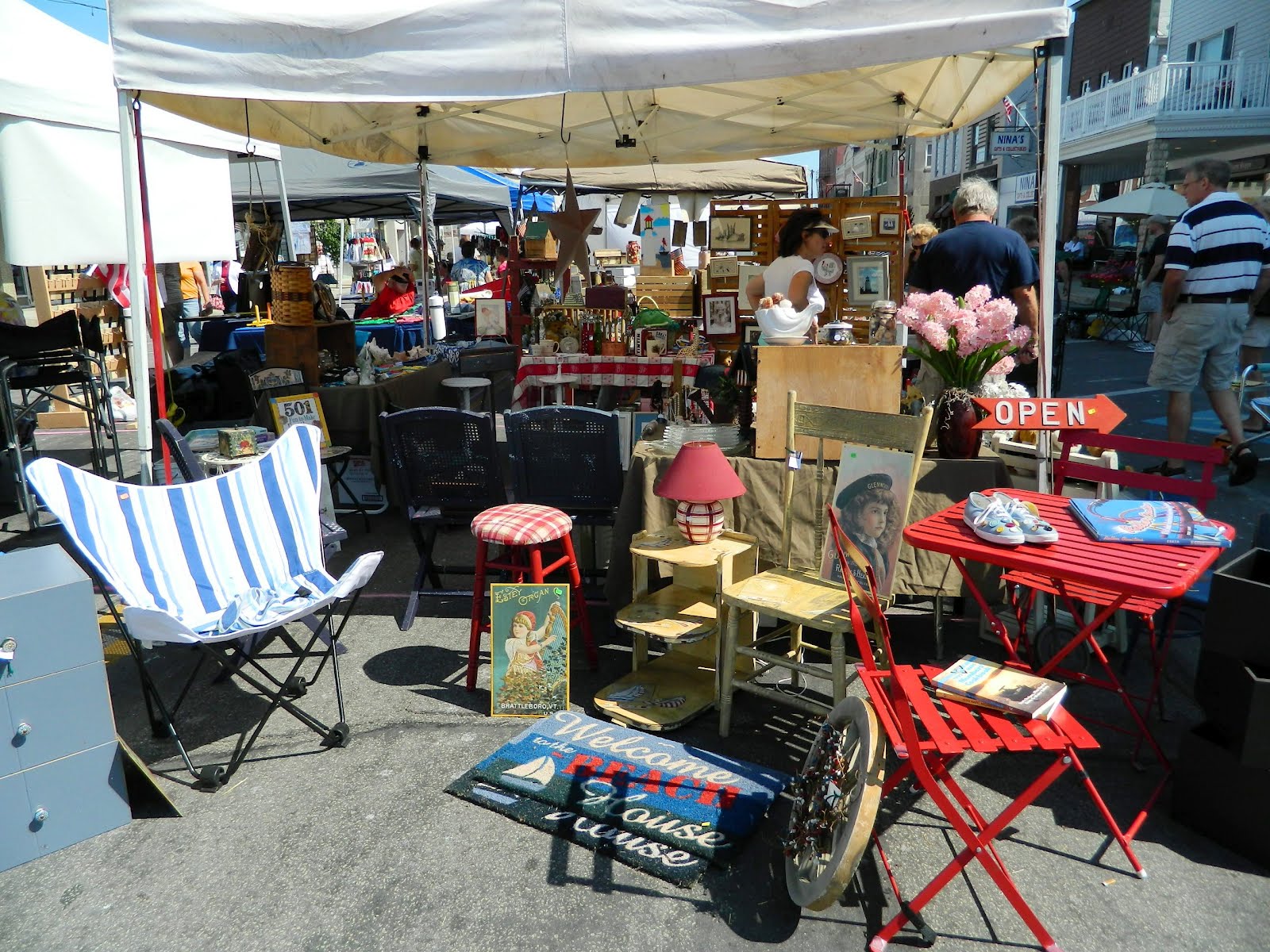 Downtown Port Clinton Arts and Crafts Festival Port Clinton, Ohio