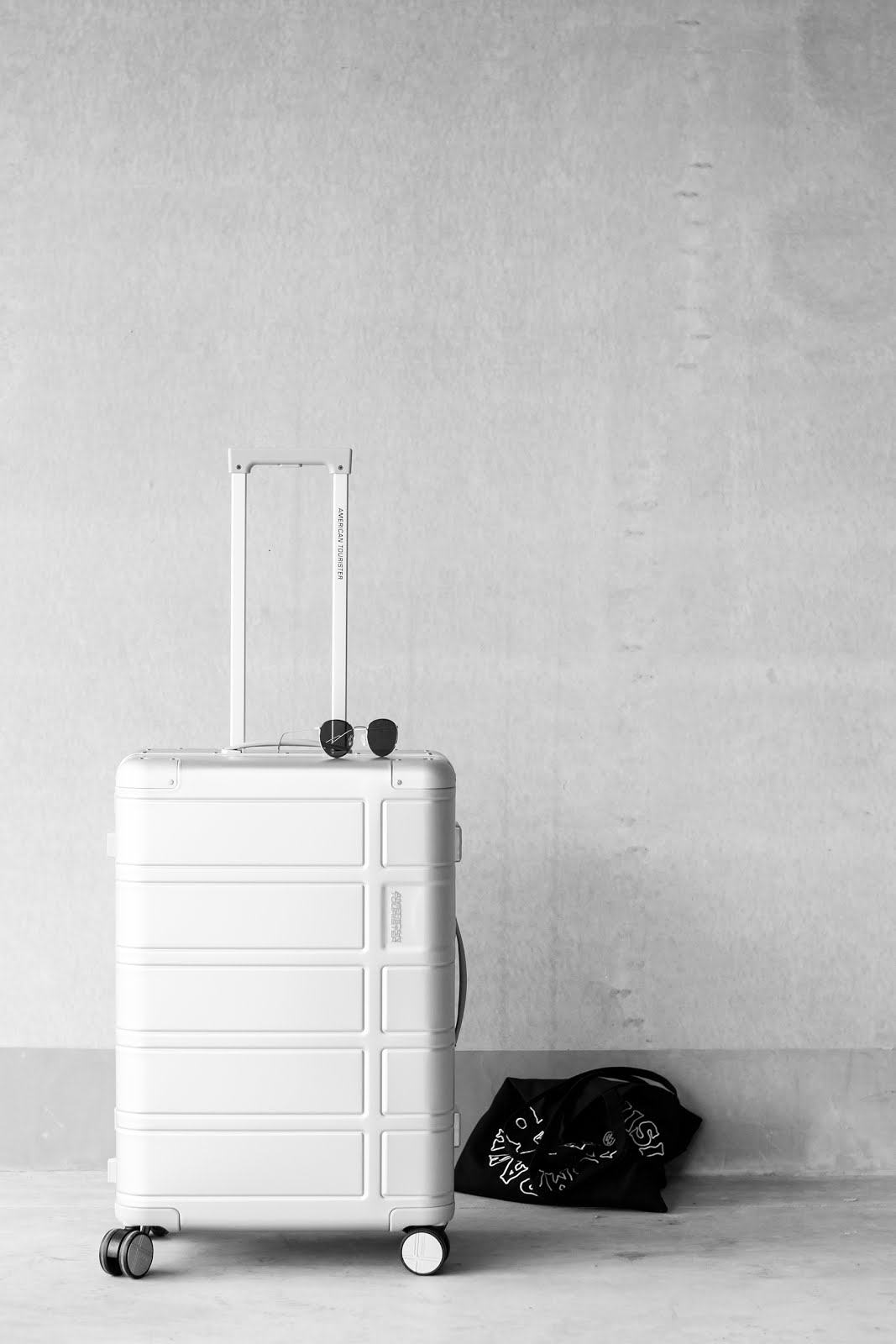 American tourister, alumo, aluminium, koffer, suitcase, trolley, cabin case, meandmyat, silver