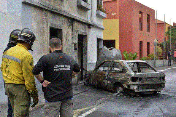 Muere en el incendio de su coche, El Hierro Muere en el incendio de su coche, El Hierro