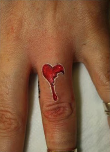 Bayan Tattoo Trend Model Ve Desenleri Parmak Ustu Kalp Dovme Desenleri