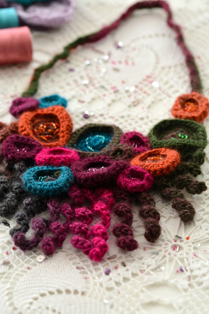 Crochet Coral Necklace - free pattern