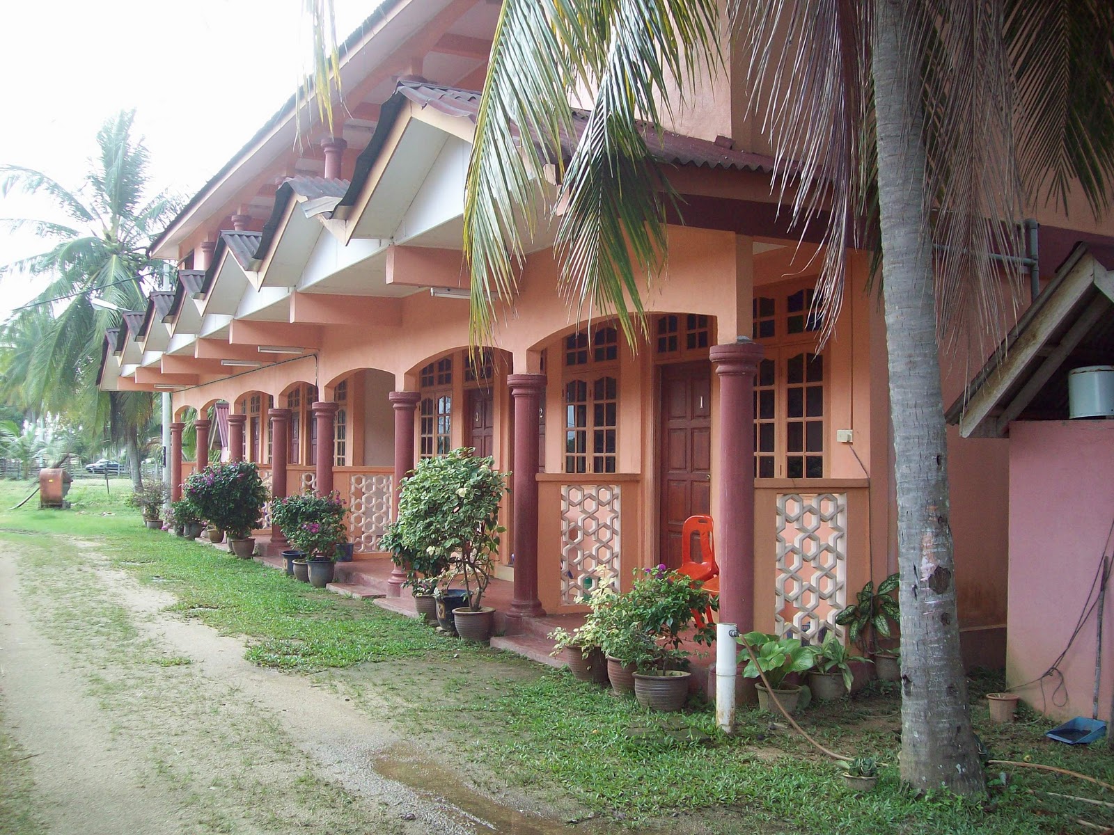 PANORAMA PANTAI KELANTAN CHALET TERLETAK DI TOK BALI KELANTAN
