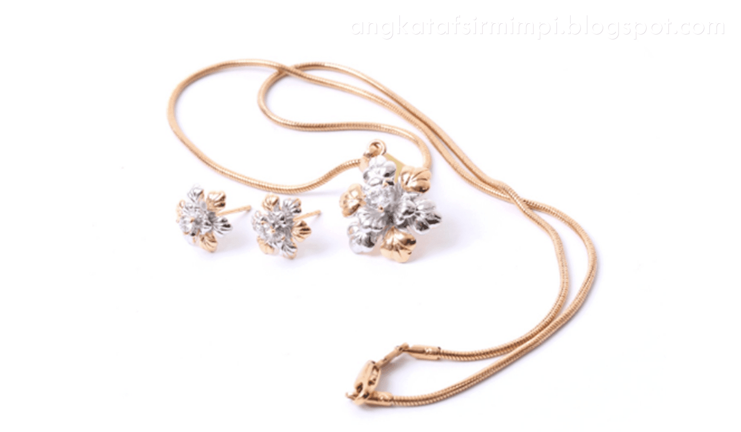 Buku Mimpi Kalung Emas