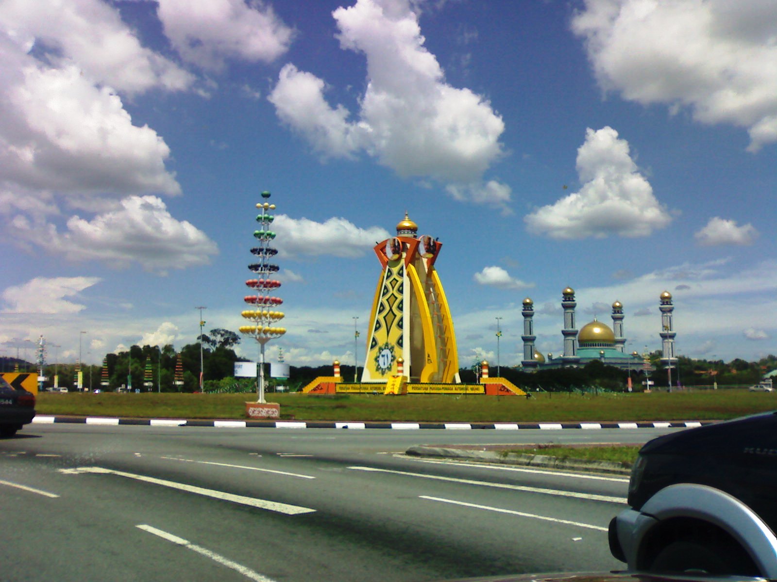 AROUND BRUNEI: BANDAR SERI BEGAWAN 15th to 30th JULY 2007