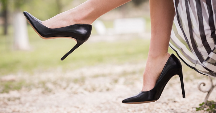tipo de salto de sapatos femininos