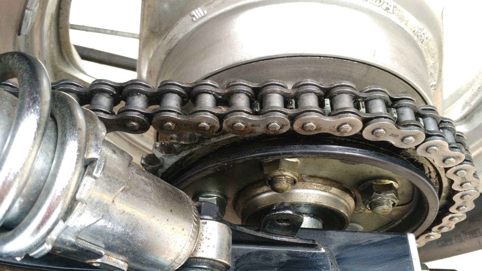 You're the Tech Boss! 19942003 Honda Magna VF750C Chain Cleaning and Lube