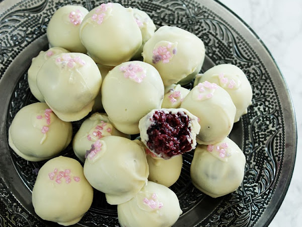 Blueberry White Chocolate Balls 