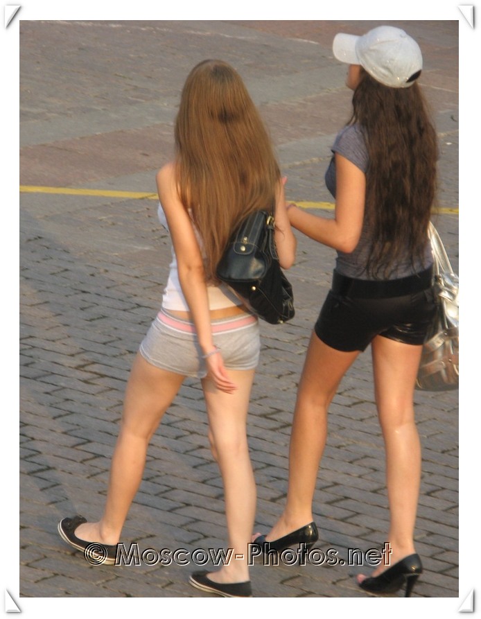 Moscow Girls Summer Street Fashion 
