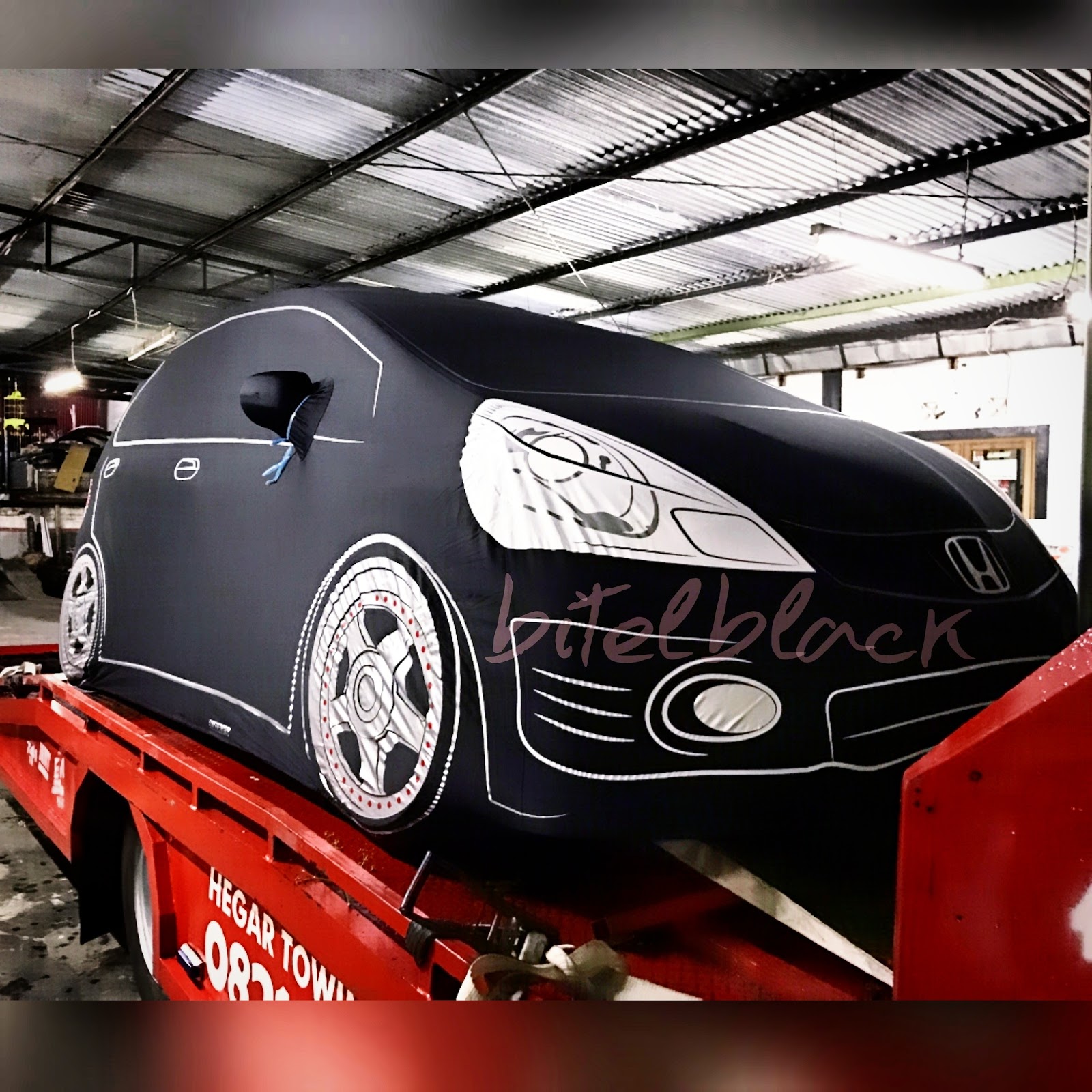 Keren Nih, Ada Jubah Mobil Desain Suka-suka Gan !!