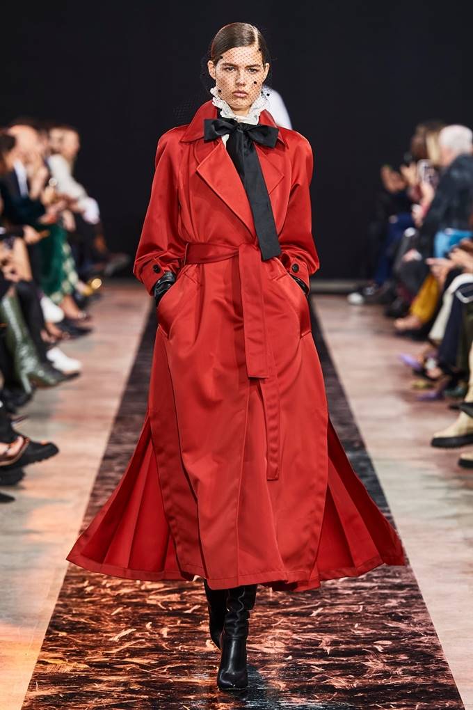 2020 F/W Paris Fashion Week Trend : Red Alerts